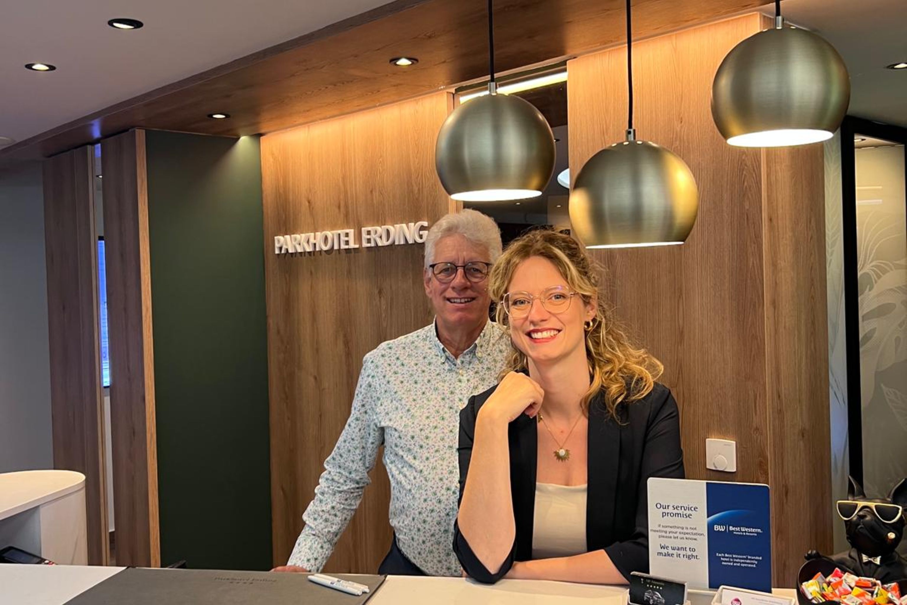 Generationenwechsel im Best Western Plus Parkhotel Erding: Friedrich Staudinger hat die Leitung des Hotels an seine Tochter Tamara übergeben. © BWH Hotels