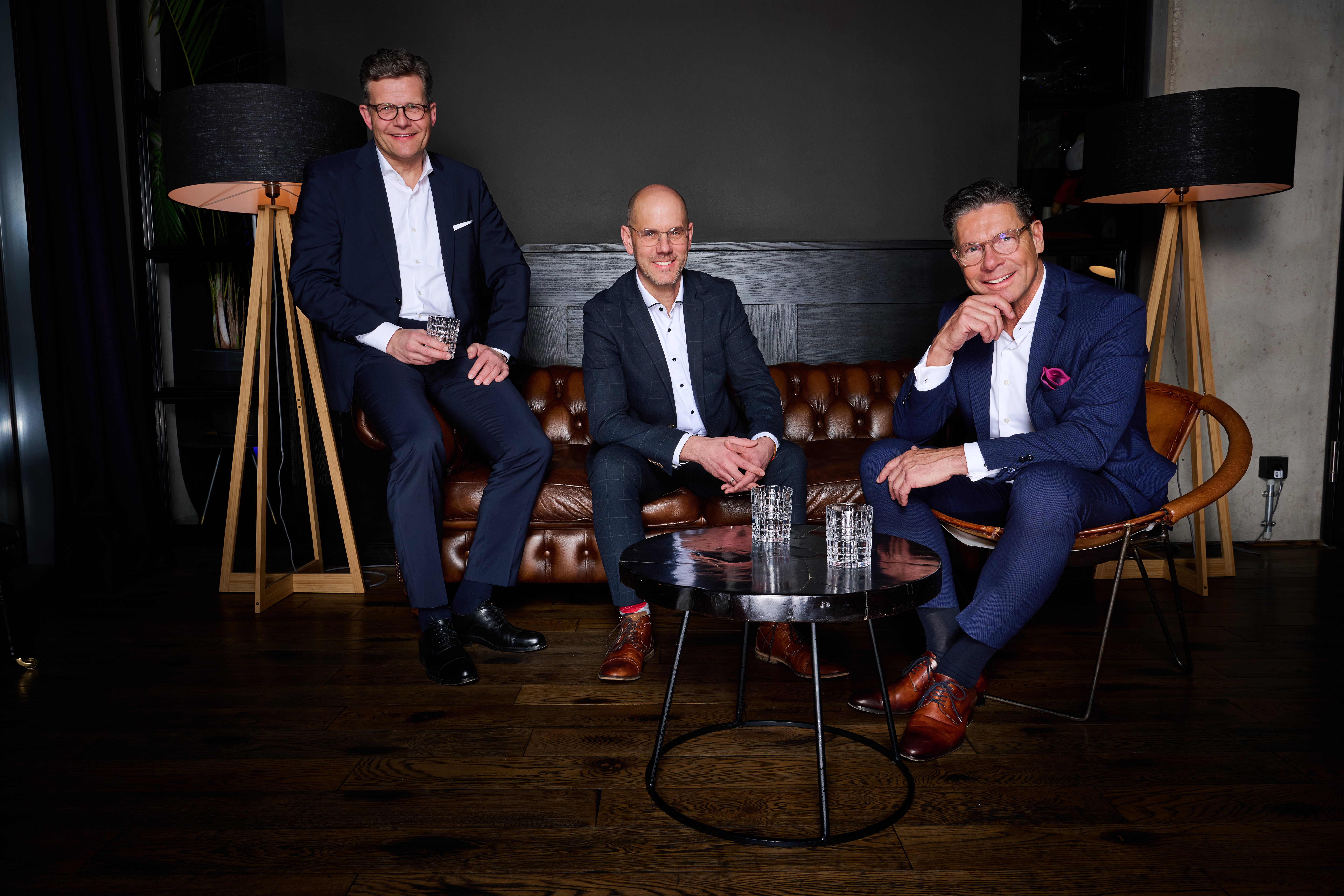Vorstand DEHAG Hospitality Group: v. l. Marcus Smola (Vorstandsvorsitzender DEHAG Hospitality Group und CEO BWH Hotels Central Europe), Alexander Kühnlein (Chief Financial Officer DEHAG Hospitality Group) und Jochen Oehler (CMO DEHAG Hospitality Group und CEO progros) ©DEHAG Hospitality
