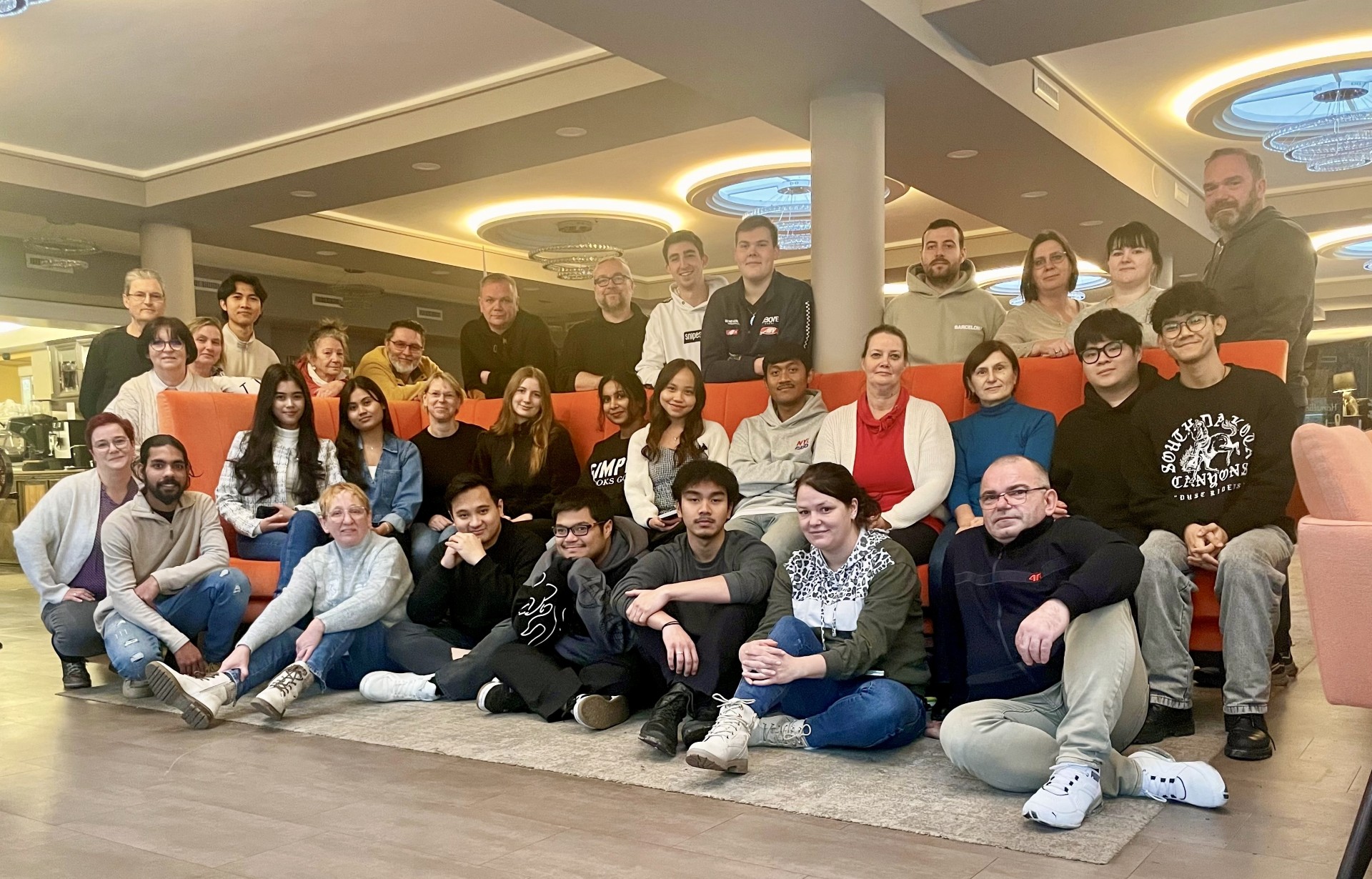 Das Team freut sich über die 30 Jahre Best Western Plus Ostseehotel Waldschlösschen. ©BWH Hotels