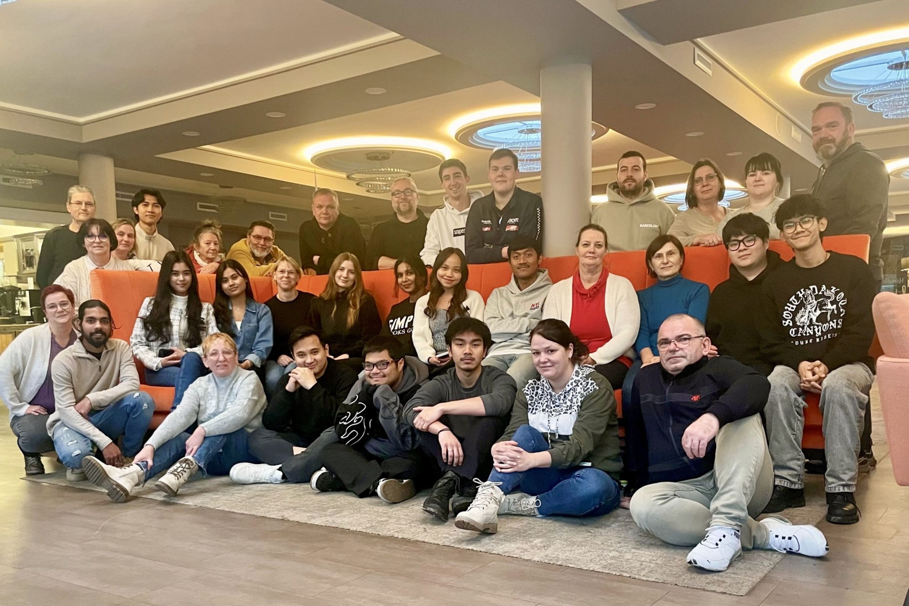 Das Team freut sich über die 30 Jahre Best Western Plus Ostseehotel Waldschlösschen. ©BWH Hotels