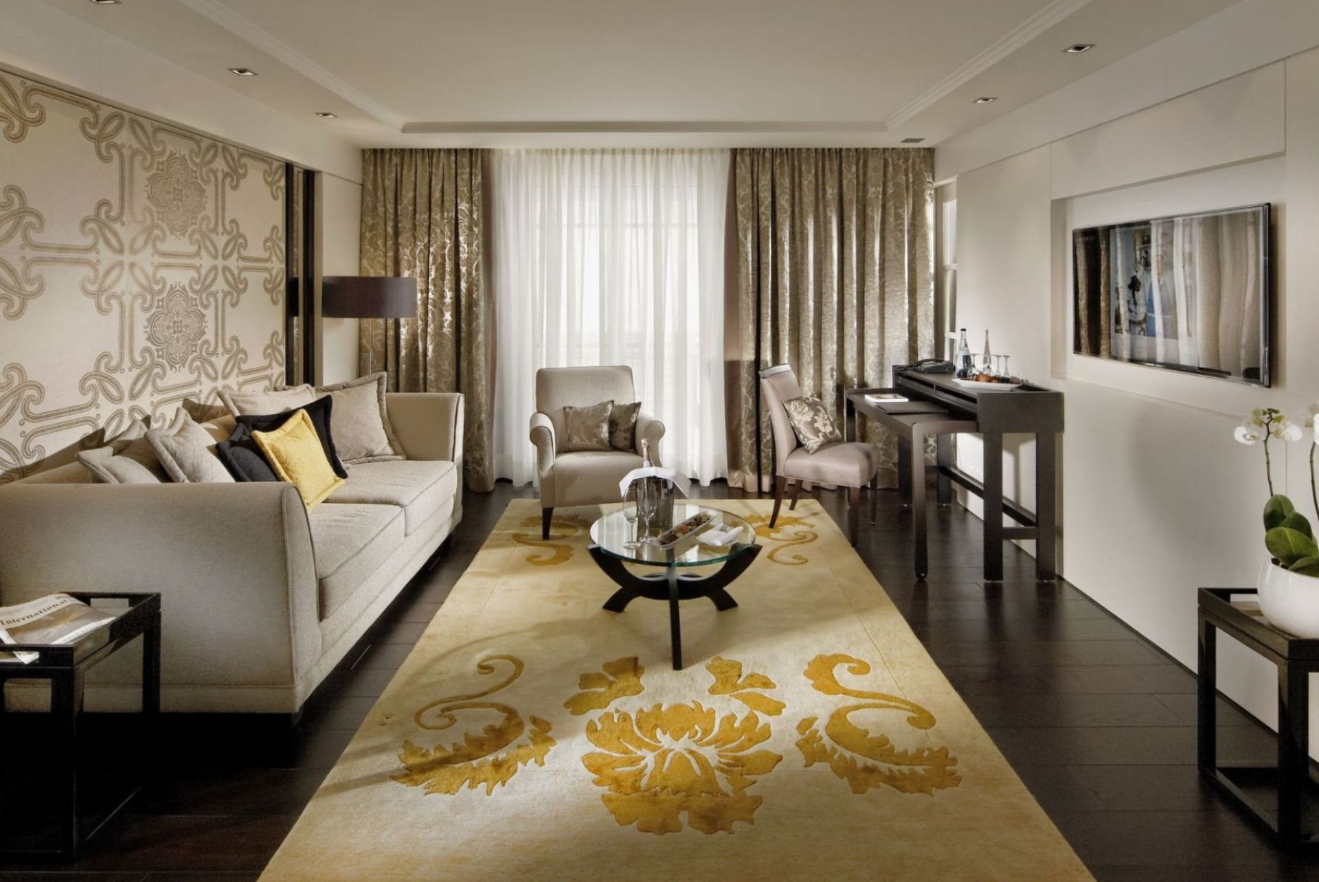 Luxurious hotel suite from the Elite Worldhotel Collection with stylish interior, fine furniture and harmonious color scheme